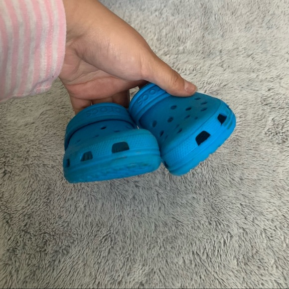 Crocs Classic kids blue clogs sz. 6 - 7 - Picture 4 of 5